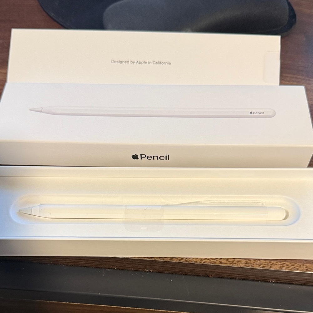 Apple Pencil - Sleek White Design